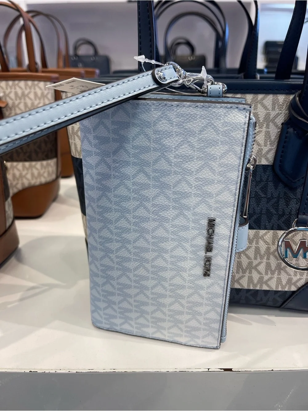MICHAEL KORS Jet Set Large Double Zip Ombré Signature Logo Wristlet Phone Holder